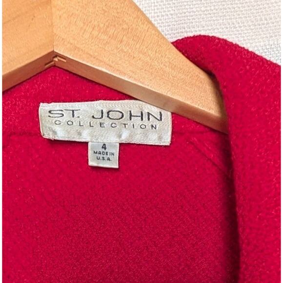 St. John Collection Red Santana Knit Blazer Jacket 4 Gold Statement Buttons USA - Picture 7 of 8